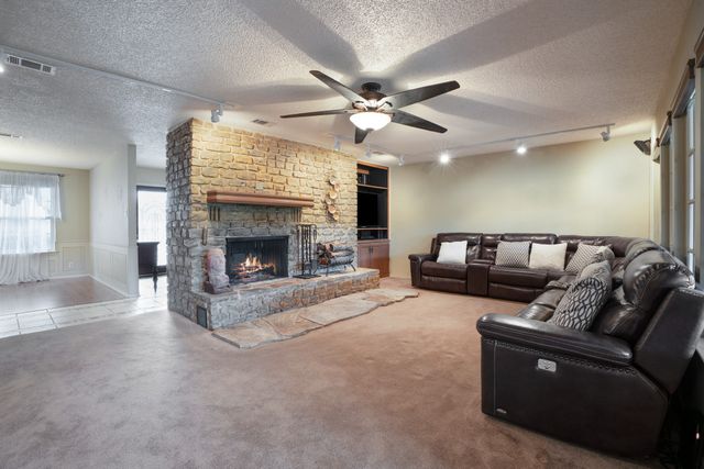 9302 Ravenswood Road, Granbury, TX 76049