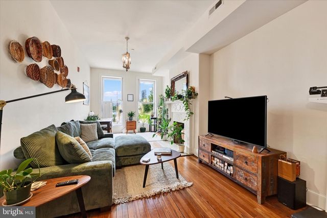 1625 SAINT PAUL ST, Baltimore, MD 21202