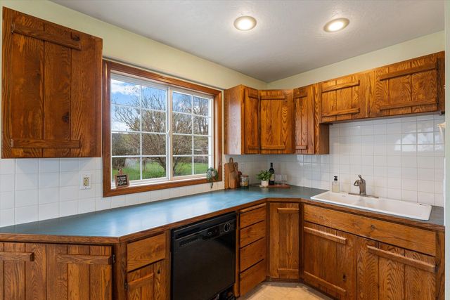 14417 E Longfellow Ave, Spokane Valley, WA 99216