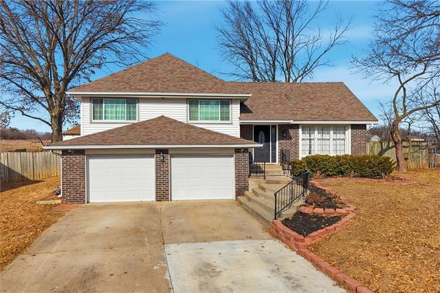 1300 Robin Circle, Kearney, MO 64060