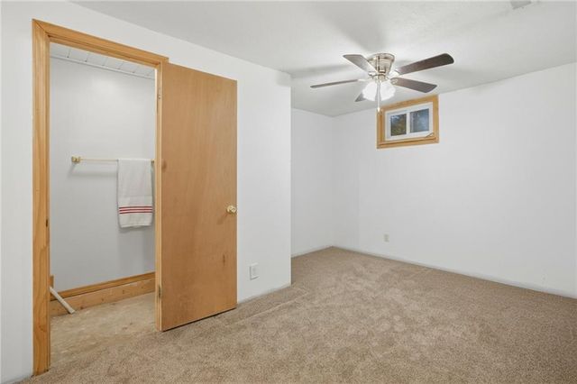 1300 Robin Circle, Kearney, MO 64060