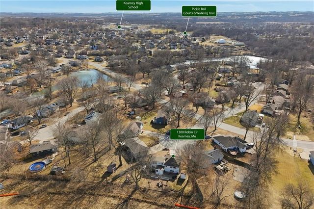 1300 Robin Circle, Kearney, MO 64060