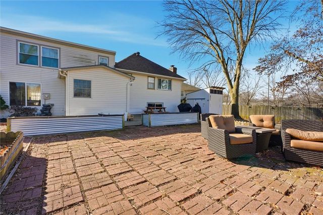 1300 Robin Circle, Kearney, MO 64060