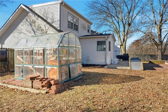 1300 Robin Circle, Kearney, MO 64060