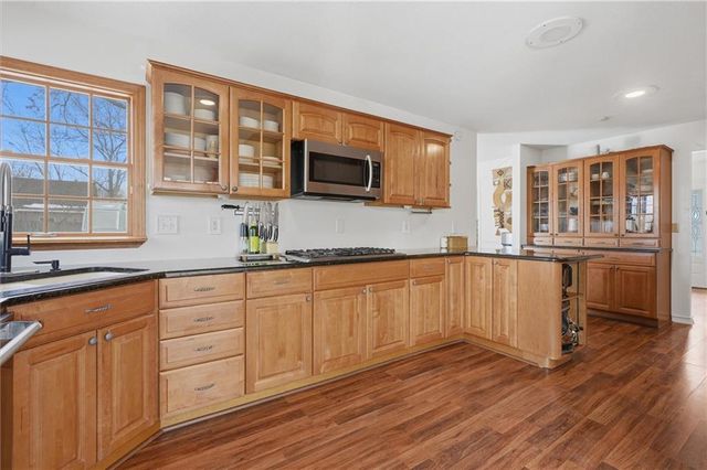 1300 Robin Circle, Kearney, MO 64060