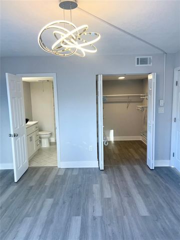 4550 OVERLOOK DRIVE NE 156, St Petersburg, FL 33703