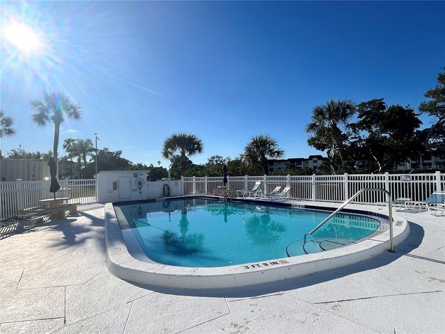 4550 OVERLOOK DRIVE NE 156, St Petersburg, FL 33703