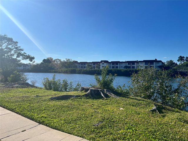 4550 OVERLOOK DRIVE NE 156, St Petersburg, FL 33703