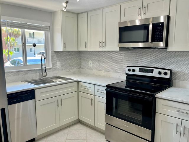 4550 OVERLOOK DRIVE NE 156, St Petersburg, FL 33703