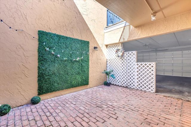 4405 VIEUX CARRE CIRCLE 46, Tampa, FL 33613