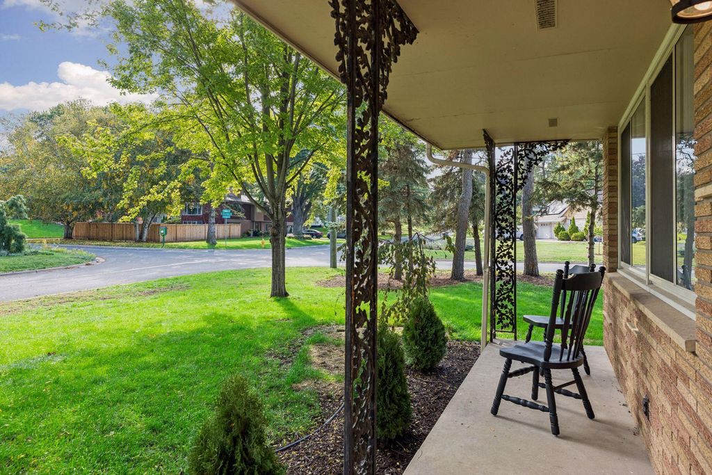 1525 Saint Croix Circle, Golden Valley, MN 55422 — photo 3