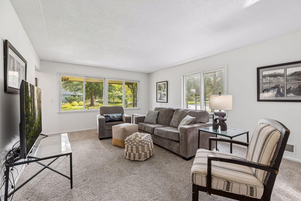 1525 Saint Croix Circle, Golden Valley, MN 55422 — photo 5