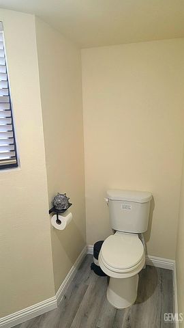 700 New Stine Road 10, Bakersfield, CA 93309