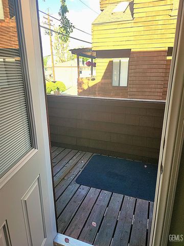 700 New Stine Road 10, Bakersfield, CA 93309