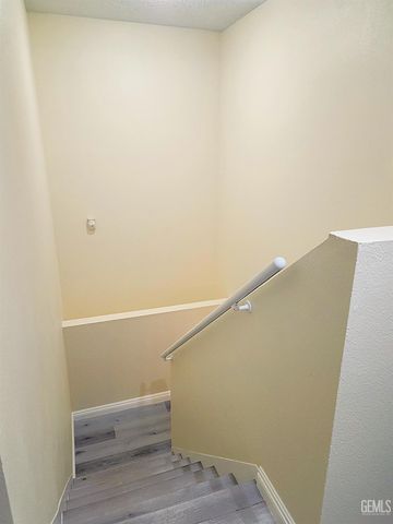 700 New Stine Road 10, Bakersfield, CA 93309