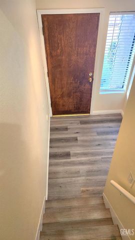 700 New Stine Road 10, Bakersfield, CA 93309