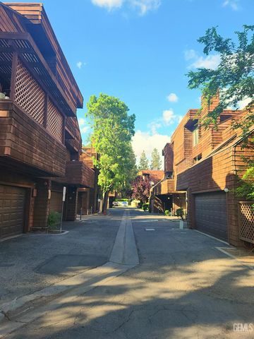 700 New Stine Road 10, Bakersfield, CA 93309