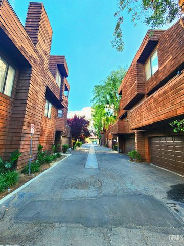 700 New Stine Road 10, Bakersfield, CA 93309