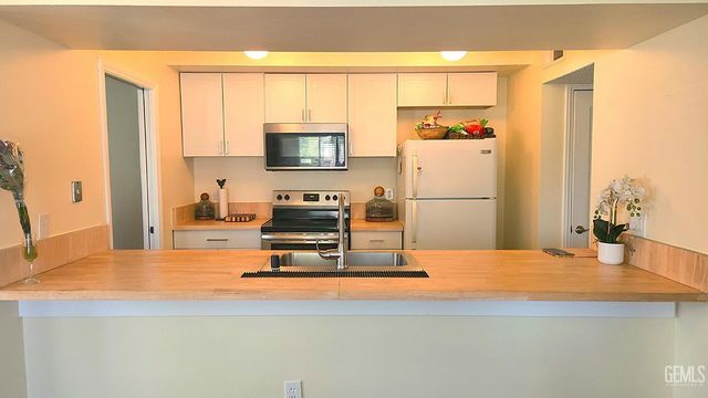 700 New Stine Road 10, Bakersfield, CA 93309