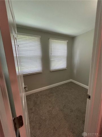 3698 Mcelrath Pike, Dayton, OH 45432