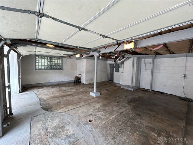 3698 Mcelrath Pike, Dayton, OH 45432