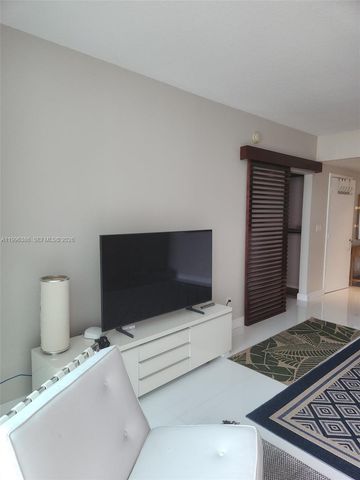 325 S Biscayne Blvd 2220, Miami, FL 33131