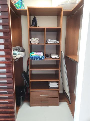 325 S Biscayne Blvd 2220, Miami, FL 33131