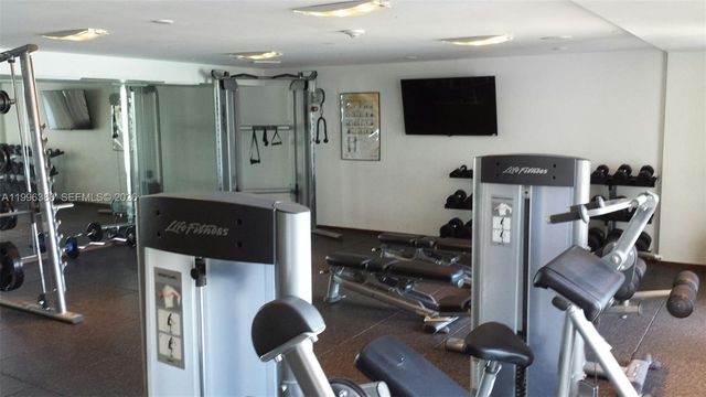 325 S Biscayne Blvd 2220, Miami, FL 33131