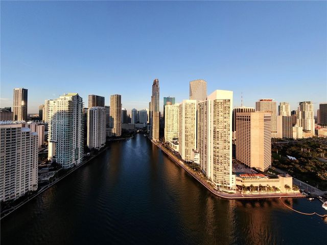 325 S Biscayne Blvd 2220, Miami, FL 33131