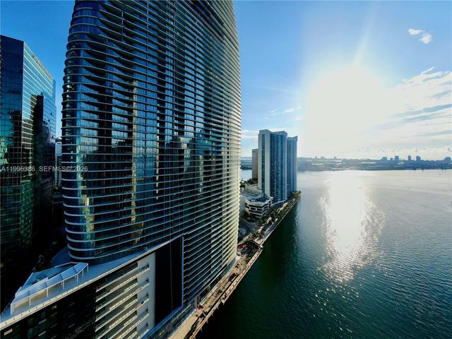 325 S Biscayne Blvd 2220, Miami, FL 33131