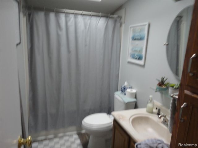 815 Jacobs Landing, Monroe, MI 48161