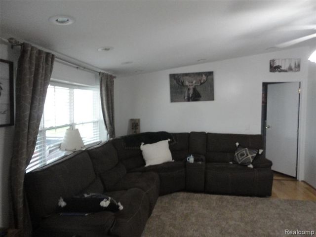 815 Jacobs Landing, Monroe, MI 48161