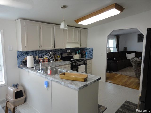815 Jacobs Landing, Monroe, MI 48161