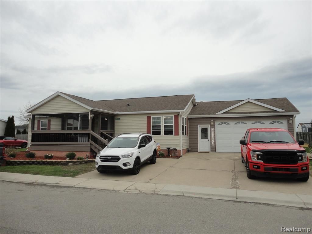 815 Jacobs Landing, Monroe, MI 48161