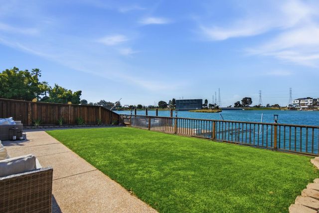 2339 Clipper Street, San Mateo, CA 94403