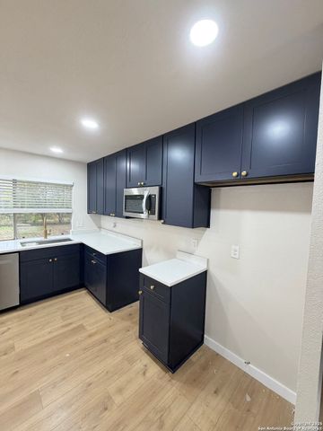 6831 Spring Rose, San Antonio, TX 78249