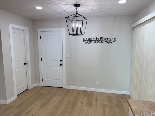 6831 Spring Rose, San Antonio, TX 78249