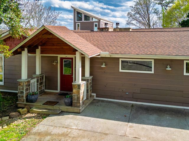 812 Starlight Ln, Kodak, TN 37764