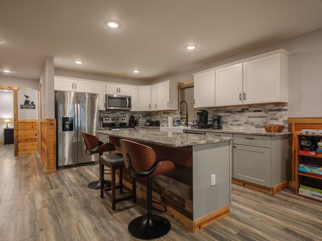 812 Starlight Ln, Kodak, TN 37764