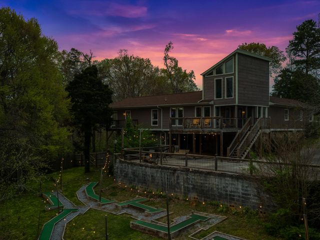 812 Starlight Ln, Kodak, TN 37764