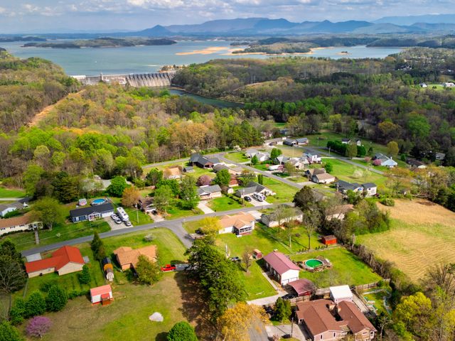 812 Starlight Ln, Kodak, TN 37764
