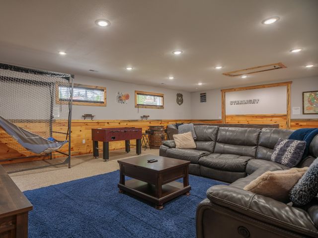 812 Starlight Ln, Kodak, TN 37764