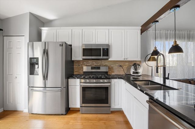 770 S Providence Lane 770, Round Lake, IL 60073