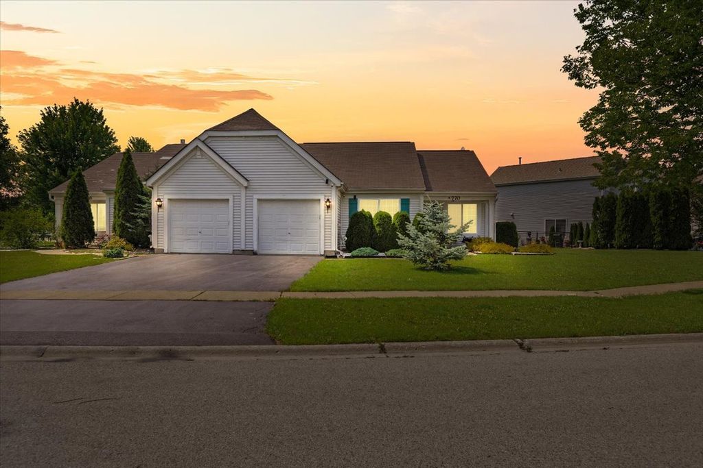 770 S Providence Lane 770, Round Lake, IL 60073