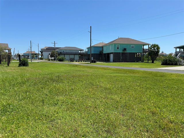 000 Sand Dune, Crystal Beach, TX 77650