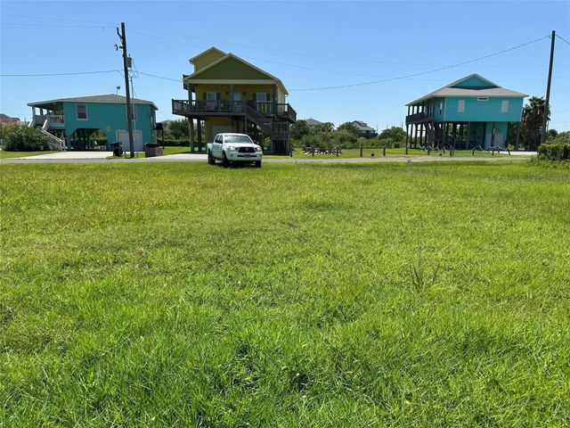 000 Sand Dune, Crystal Beach, TX 77650