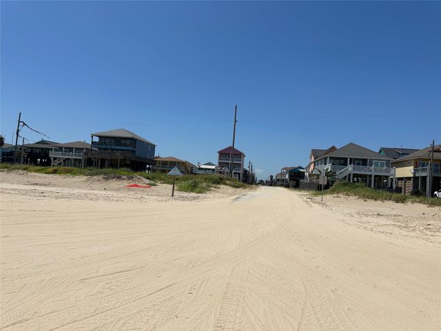 000 Sand Dune, Crystal Beach, TX 77650
