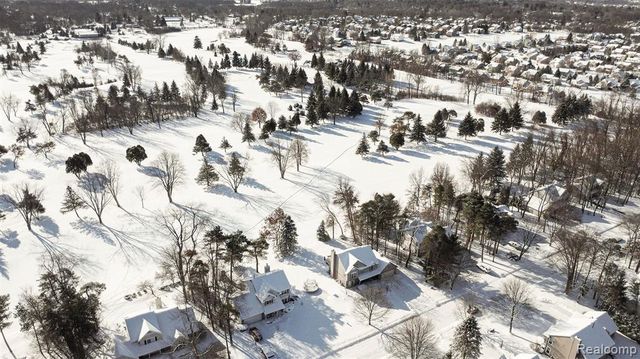 6065 Campfire Circle, Clarkston, MI 48346