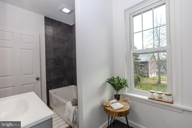 212 E MAIN AVE, Myerstown, PA 17067