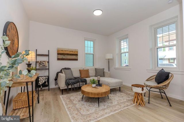 212 E MAIN AVE, Myerstown, PA 17067